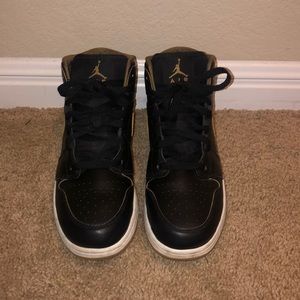 air jordan 1 mid